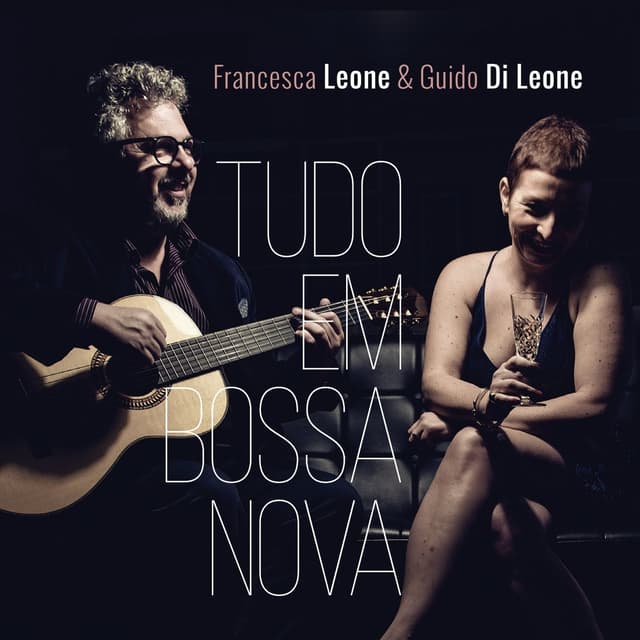Album cover art for Tudo Em Bossa Nova
