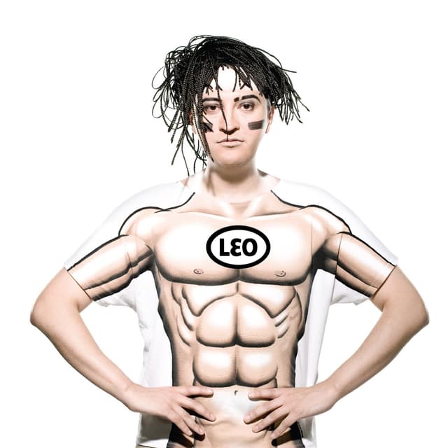 Album cover art for Común Y Especial