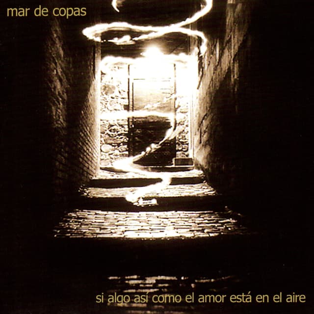 Album cover art for Si Algo Así Como el Amor Está en el Aire