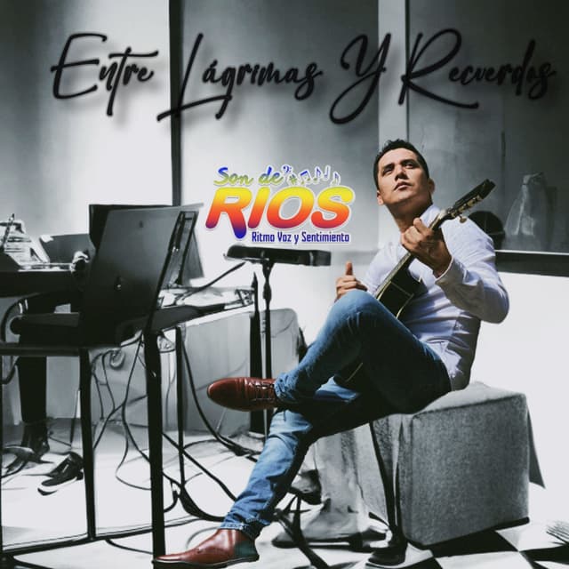 Album cover art for Entre Lágrimas y Recuerdos