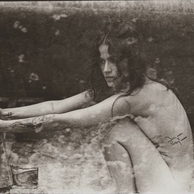 Album cover art for Tô Na Vida