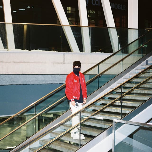 Album cover art for reste avec moi