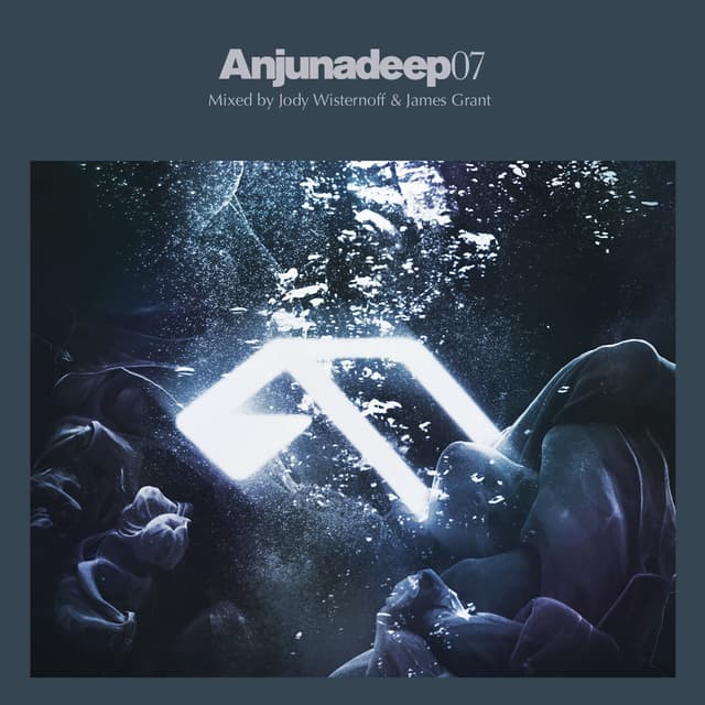 Album cover art for Anjunadeep 07
