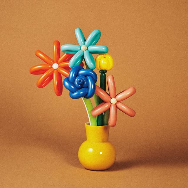 Album cover art for ハッピーエンドへの期待は