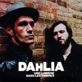 Album cover art for Une Lumière Dans Les Ombres