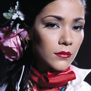 Album cover art for Raquel Tavares