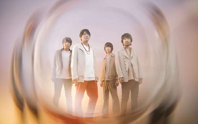 Album cover art for 産声