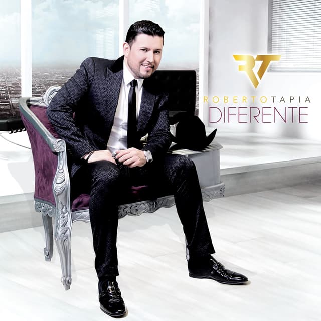 Album cover art for Diferente