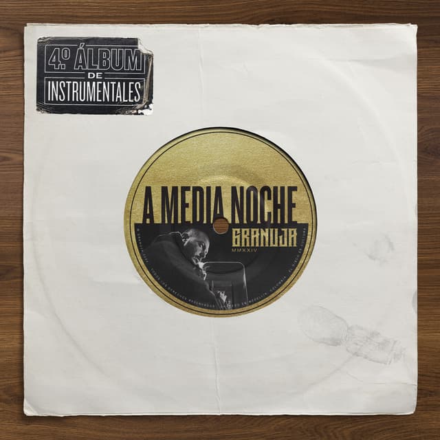 Album cover art for A Media Noche
