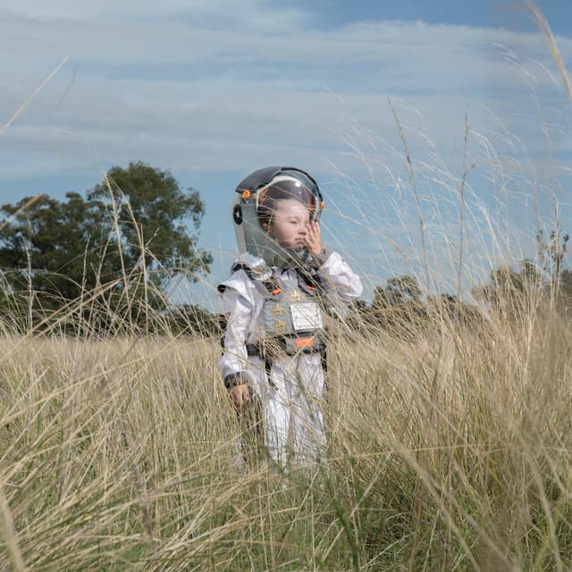 Album cover art for A TRES DÍAS DE LA TIERRA