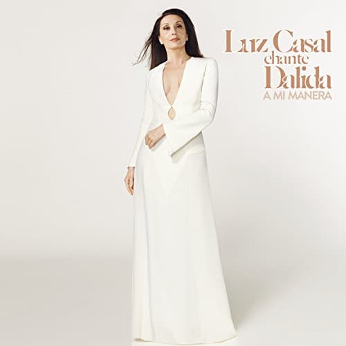 Album cover art for Luz Casal Chante Dalida : a Mi Manera