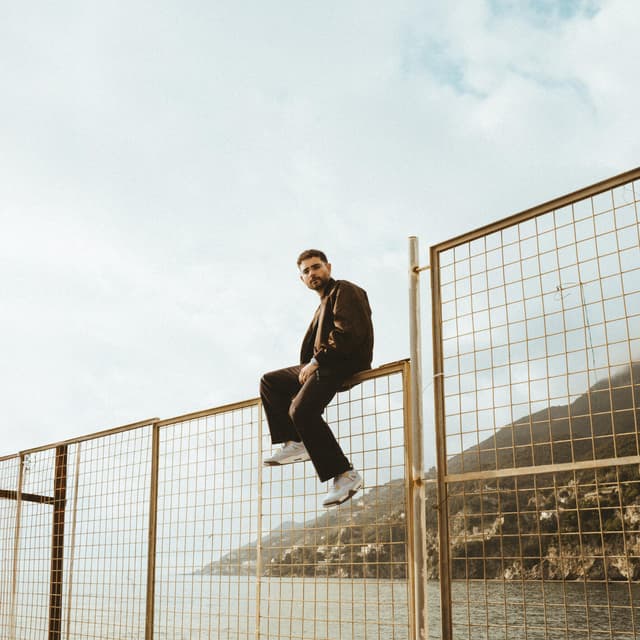 Album cover art for RAGAZZO DI GIÙ