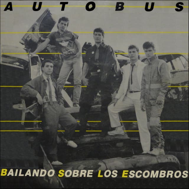 Album cover art for Bailando sobre los escombros