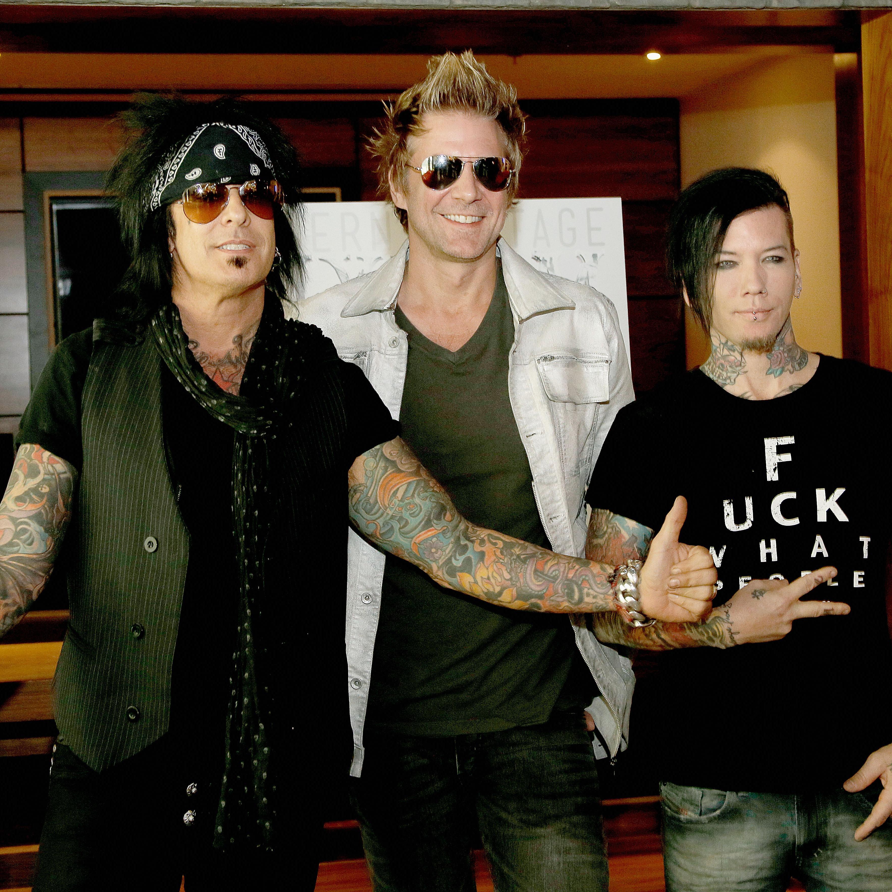 Sixx:A.M.