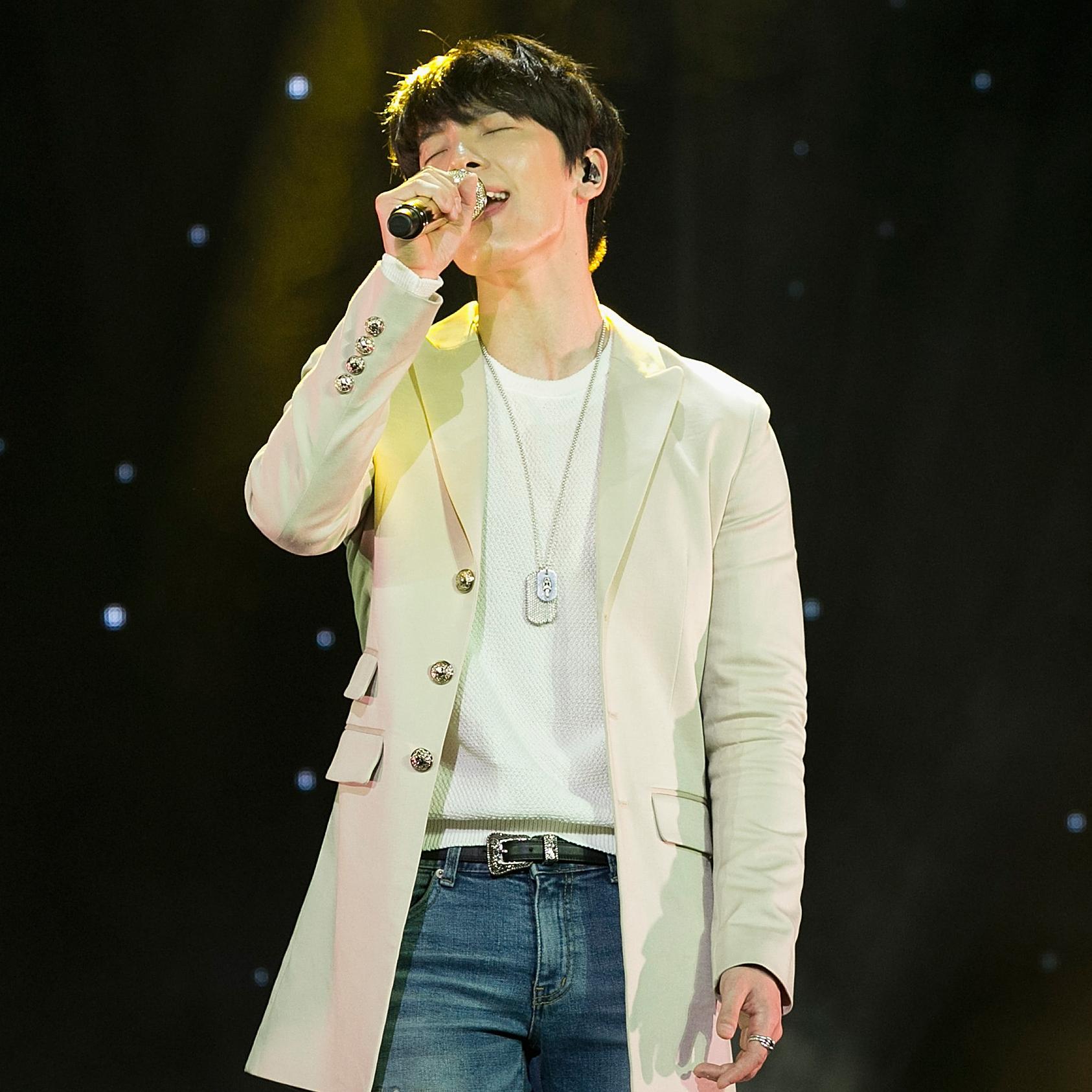 동해 (Donghae)