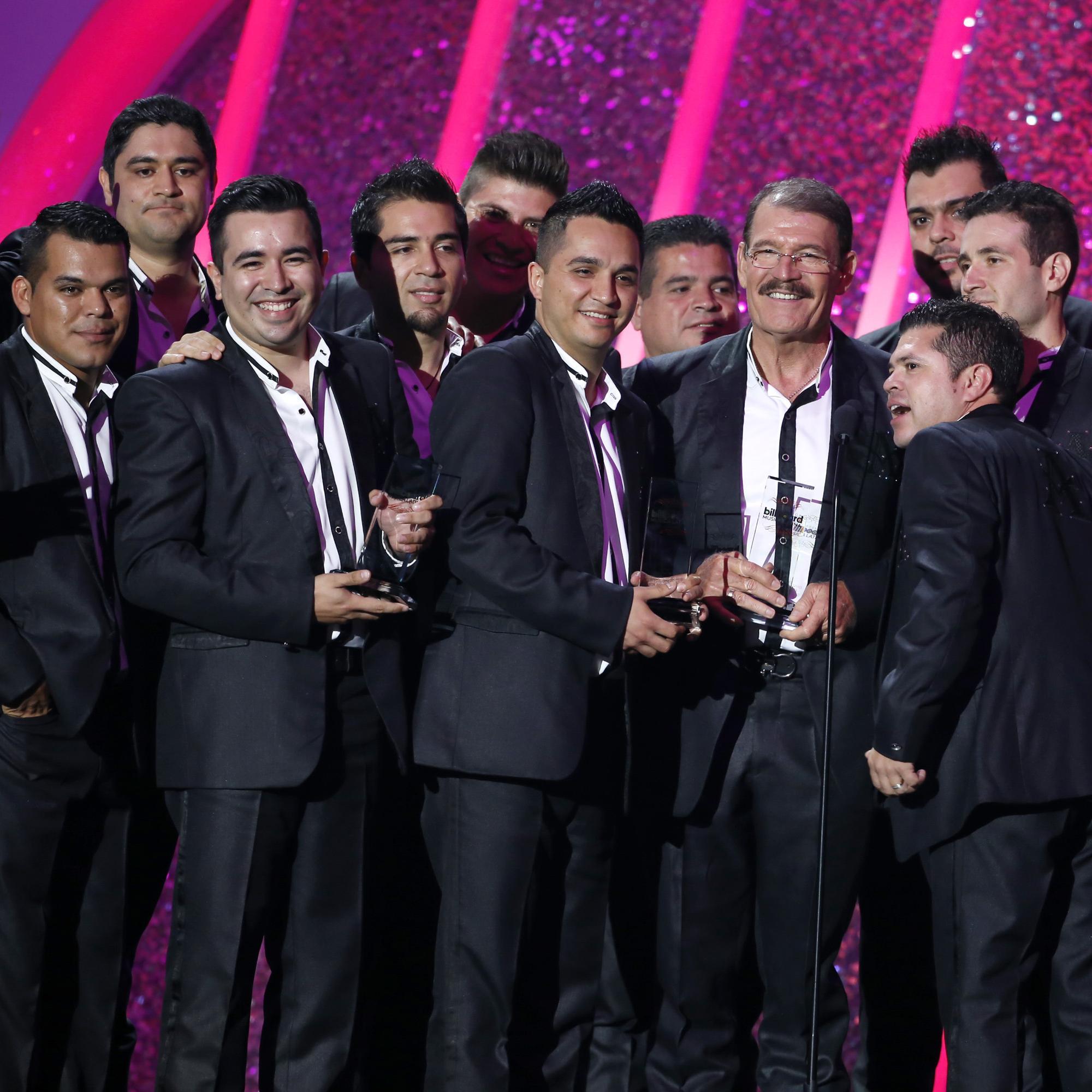 La Arrolladora Banda el Limón de René Camacho (La Arrolladora Banda el Limon de Rene Camacho)