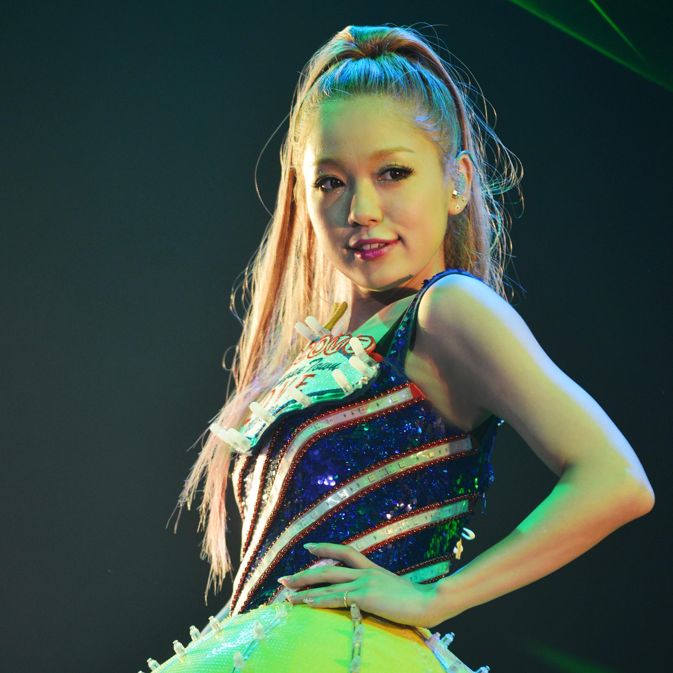 西野カナ (Kana Nishino)