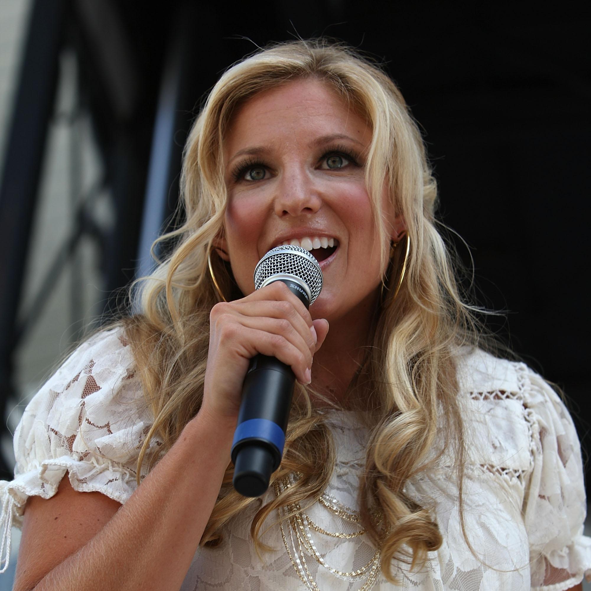 Julie Roberts