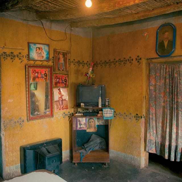 Album cover art for El Tamaño de Mi Silencio